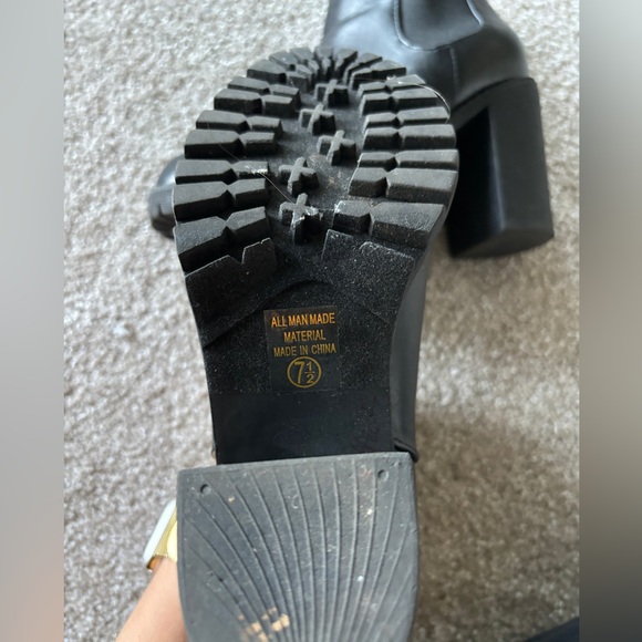 Soda Black Ankle Boots with Chunky Heel - Picture 3 of 7